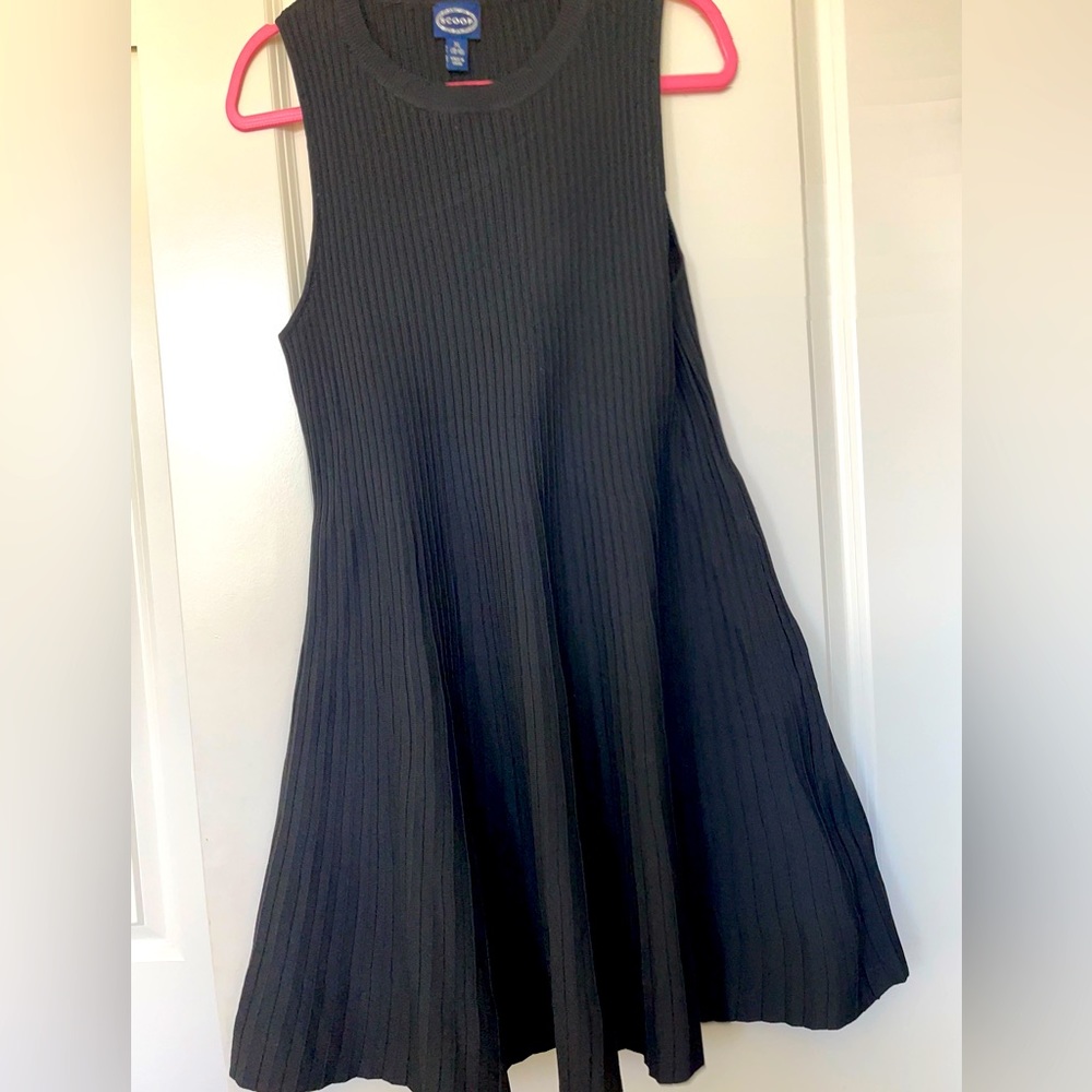 Stretchy black dress